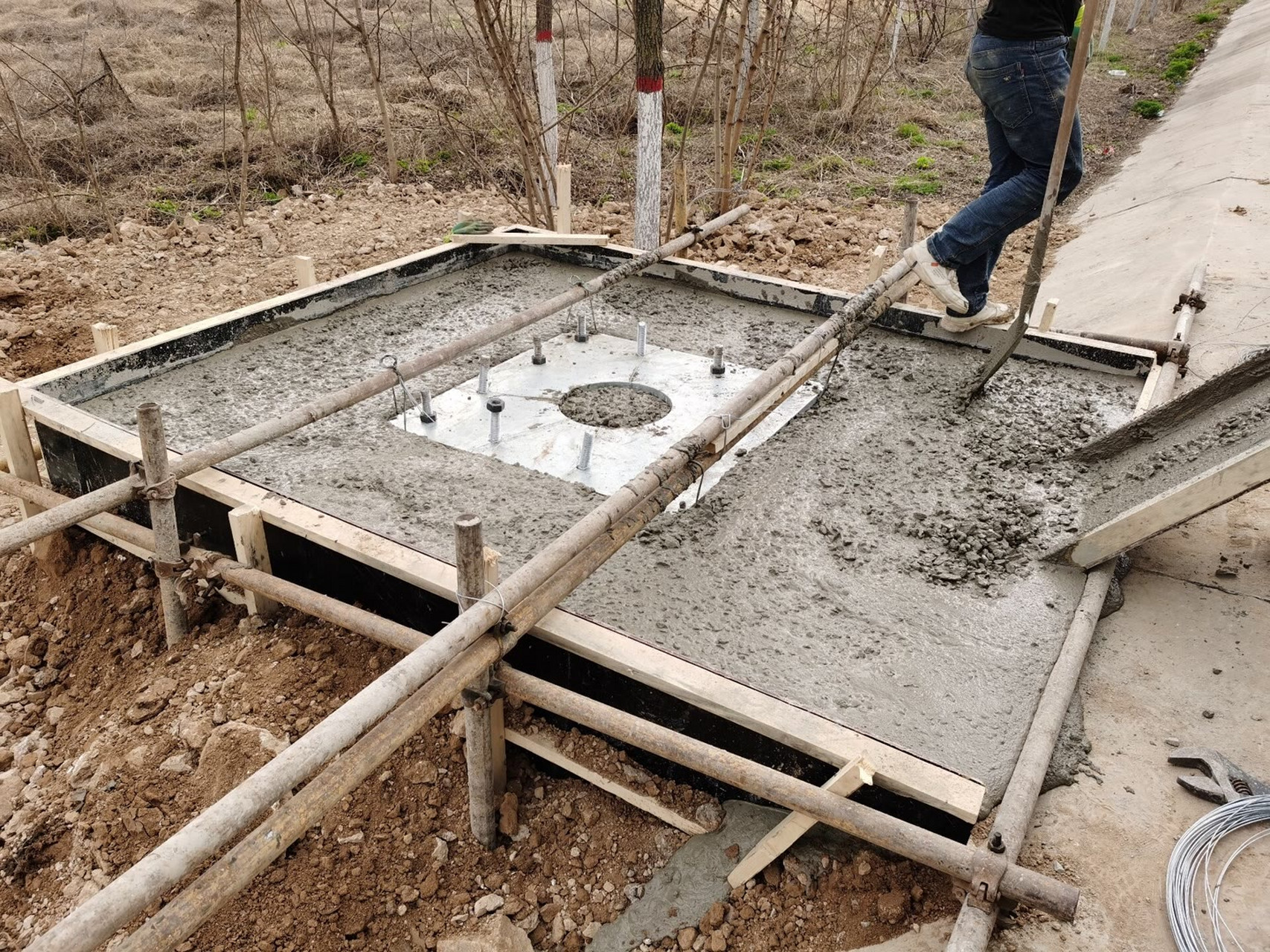 設(shè)備基礎(chǔ)二次灌漿施工規(guī)范｜無收縮灌漿料施工工藝要點